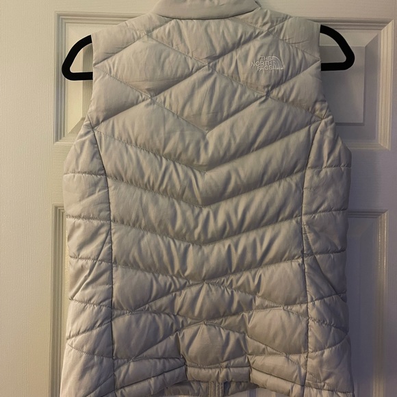Women’s North Face Vest - Picture 3 of 6